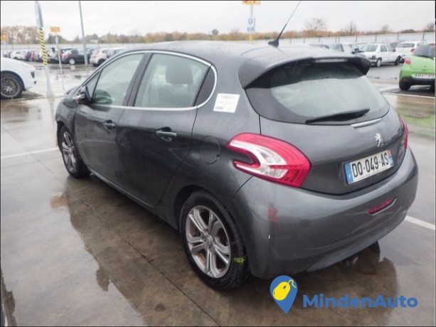 peugeot-208-allure-16-dci-129cv-96kw-big-2