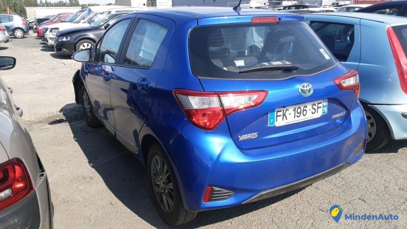 toyota-yaris-hybrid-fk-196-sf-big-1