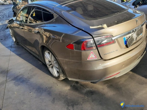 tesla-model-s-85d-ref-328078-big-0