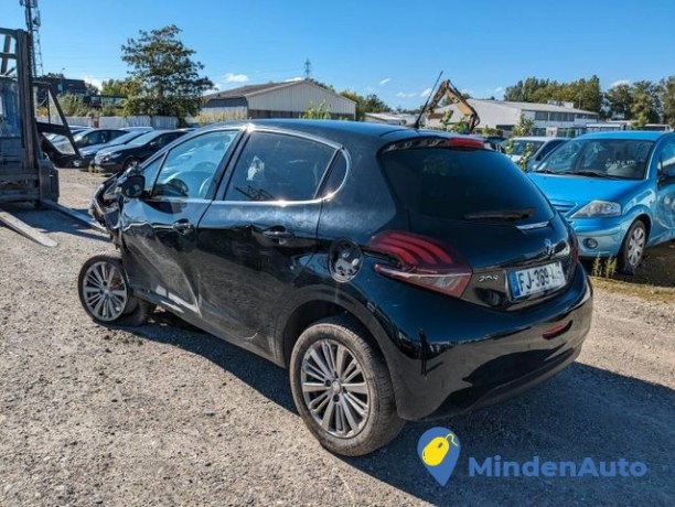 peugeot-208-bluehdi-100-allure-big-1