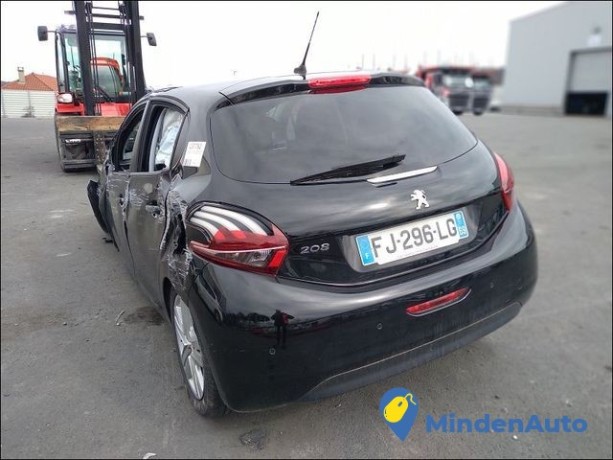 peugeot-208-12-ptec-big-2