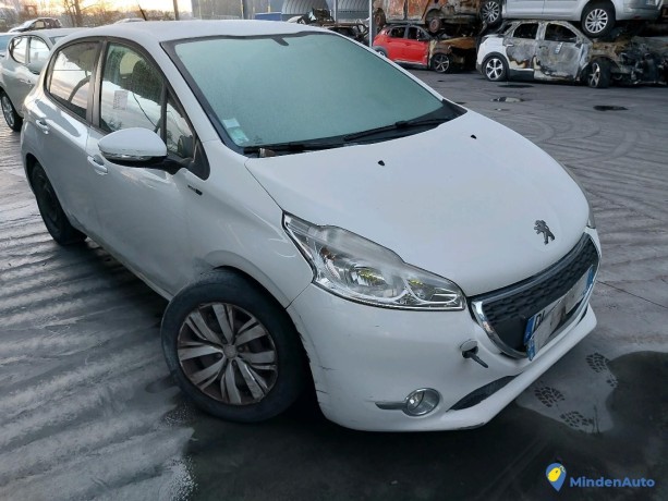 peugeot-208-12-puretech-82-essence-336246-big-2