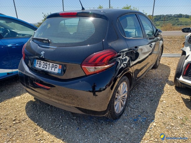 peugeot-208-12i-puretech-82-big-1