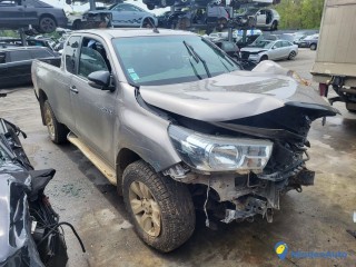 Toyota hilux 2,4 d4d 150cv 4x4 double cabine accidentée