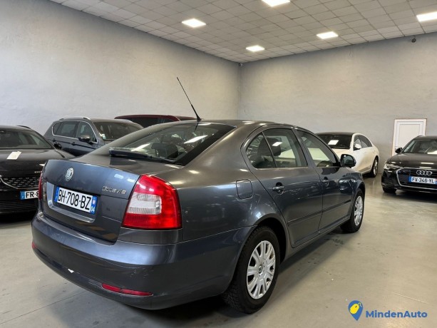 skoda-octavia-16tdi-105cv-de-2011-big-3