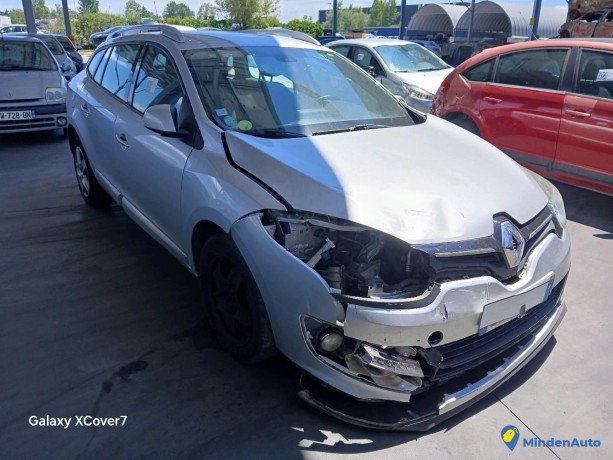 renault-megane-iii-15-dci-110-busines-gazole-big-3