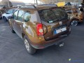 dacia-duster-15-dci-110-4x4-laureat-gazole-small-1