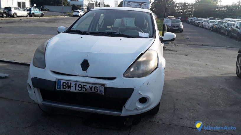 renault-clio-iii-bw-195-yg-big-0