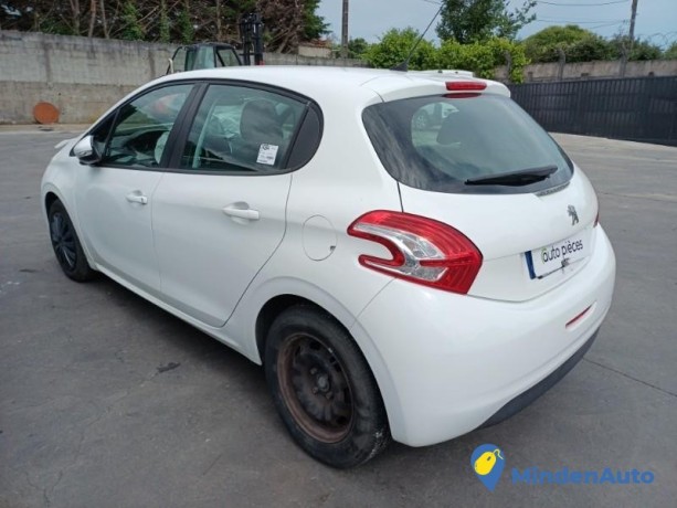 peugeot-208-1-phase-1-13178078-big-0