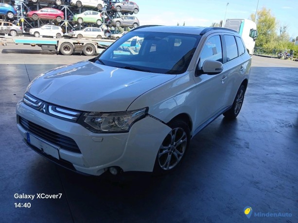 mitsubishi-outlander-22-di-d-150-4wd-ins-gazole-big-0