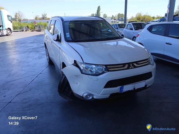 mitsubishi-outlander-22-di-d-150-4wd-ins-gazole-big-2