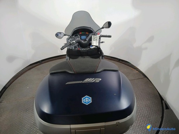 piaggio-mp3-500hp-essence-big-3