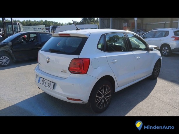 volkswagen-polo-v-12-tsi-90-essence-big-1