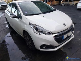 PEUGEOT 208 1.2 PURETECH 82 STYLE - ESSENCE