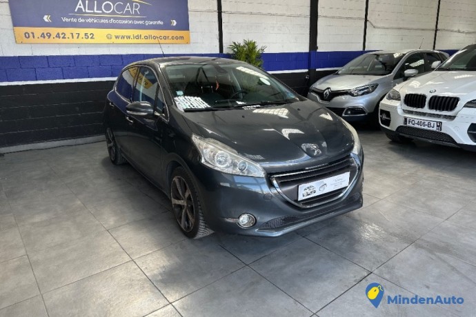 peugeot-208-big-0