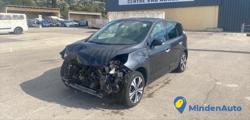 renault-scenic-3-accidente-big-0