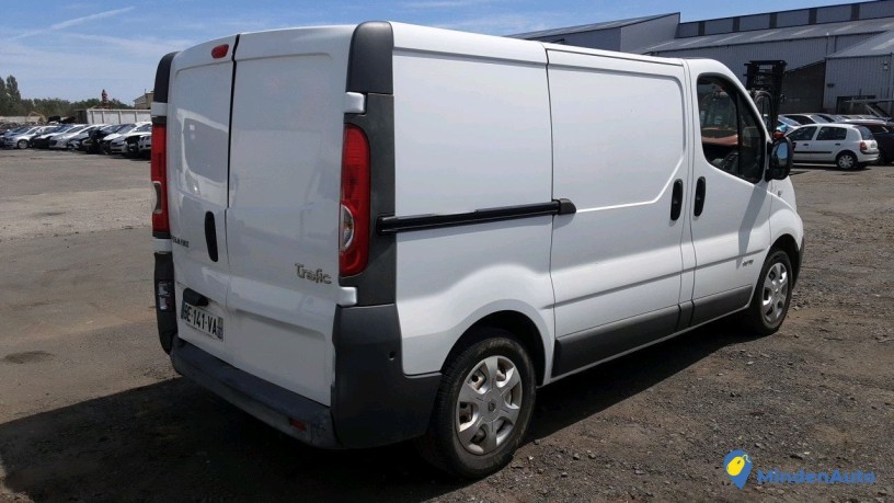 renault-trafic-be-141-va-big-3