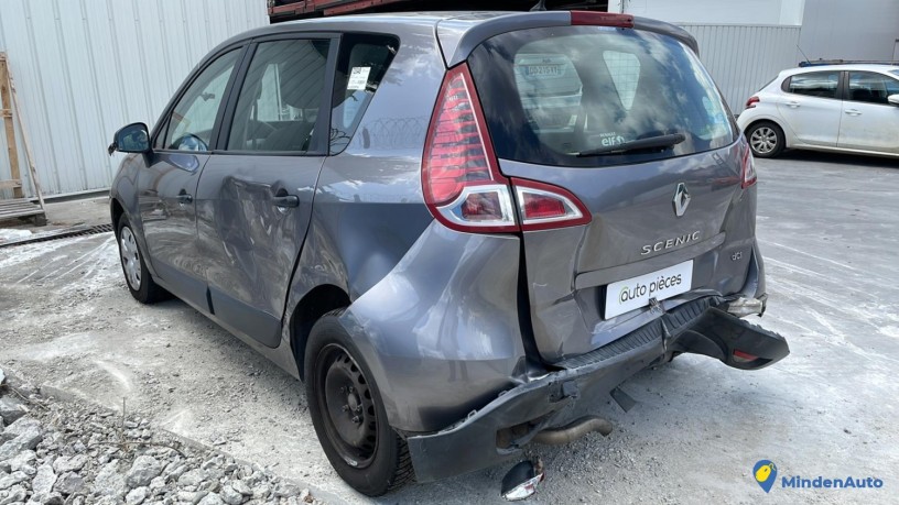 renault-scenic-3-phase-1-reference-du-vehicule-11785150-big-2