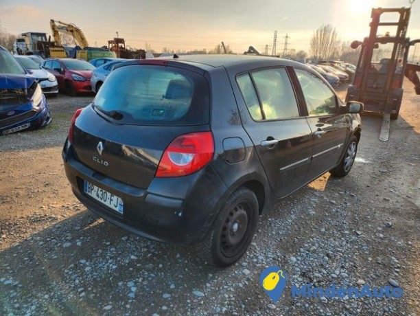 renault-clio-iii-15l-dci-85-big-2