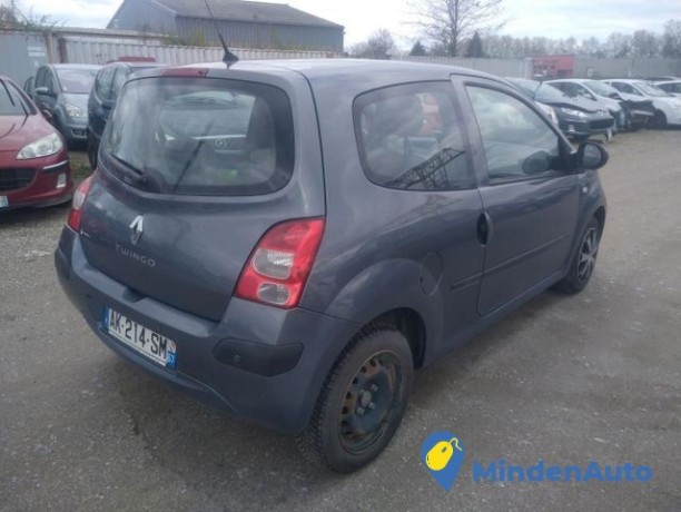 renault-twingo-ii-15l-dci-64-big-2