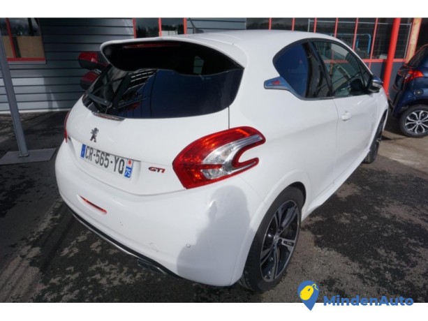 peugeot-208-gti-edition-16thp-200cv-big-4