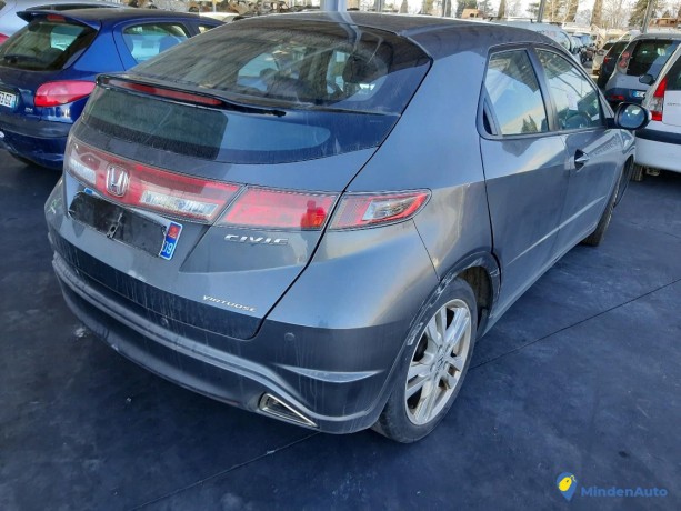 honda-civic-18-i-vtec-140-ch-ref-317011-big-2