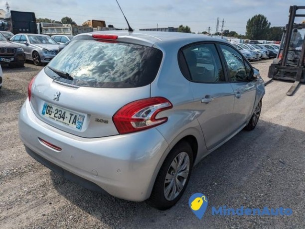 peugeot-208-active-14-vti-95-big-0