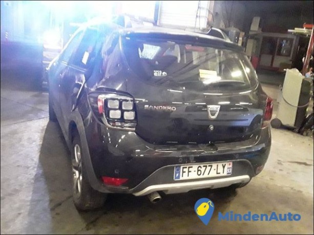 dacia-sandero-stepway-big-2