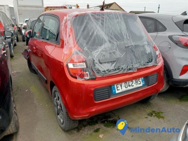 renault-twingo-sce-70-51-kw-69-ch-big-3