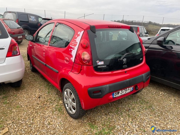 peugeot-107-10i-68-urban-move-big-0