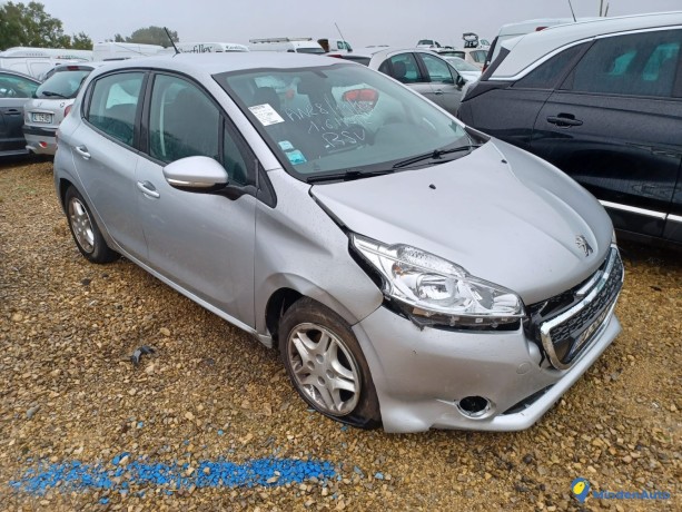 peugeot-208-16-e-hdi-92-big-3