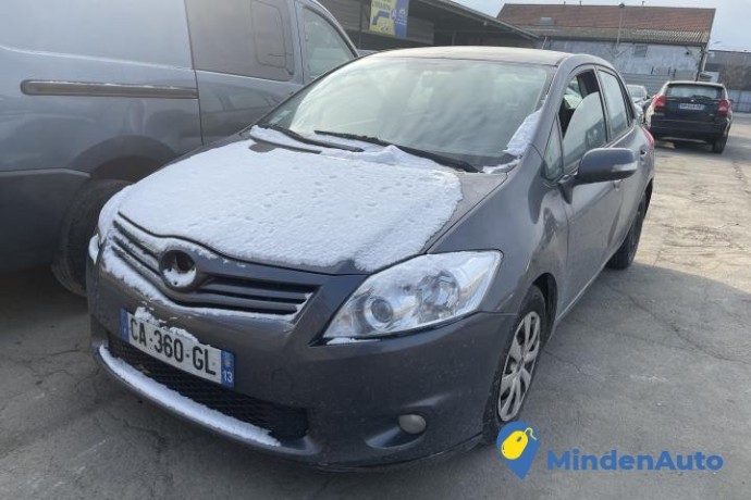 toyota-auris-14-d4-d-90cv-ref-63415-big-0