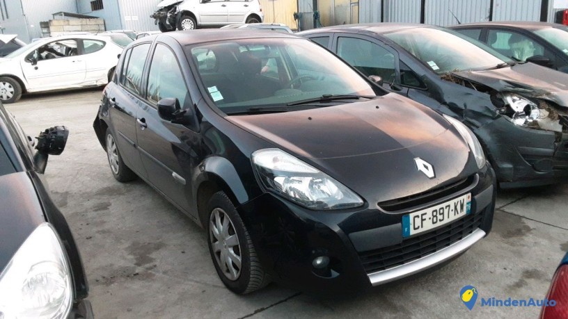 renault-clio-cf-897-kw-big-1