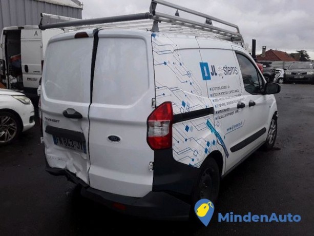 ford-transit-courier-trend-big-3