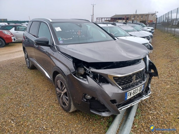 peugeot-5008-12-puretech-130-gt-line-big-2