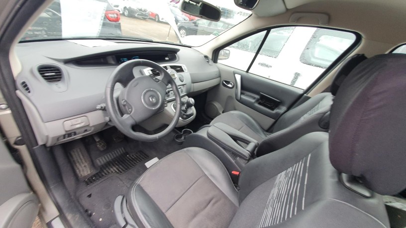 renault-scenic-2-big-2