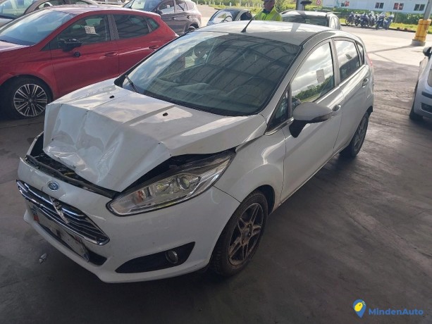 ford-fiesta-mk7-10-ecoboost-125-essence-big-2