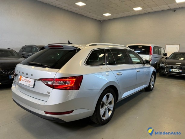 skoda-superb-combi-218cv-phev-hybrid-de-2020-big-3