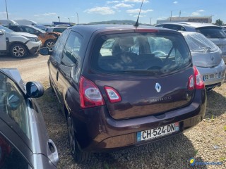 RENAULT Twingo II 1.5 DCi 86 Mouboussin