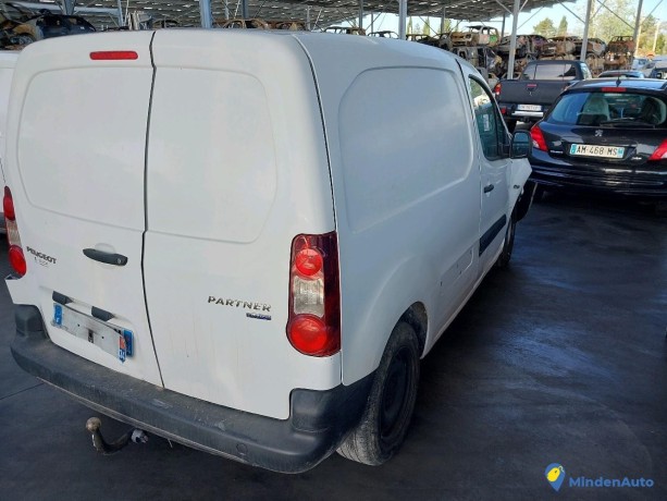 peugeot-partner-16-bluehdi-100-premiu-gazole-big-3