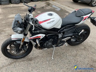 Triumph street triple 660 S légèrement endommagé CARTE GRISE OK