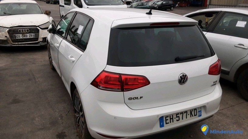 volkswagen-golf-eh-577-kd-big-3