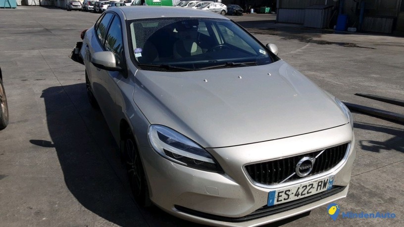 volvo-v40-es-422-rw-big-1