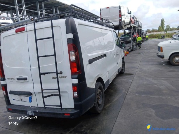 renault-trafic-iii-16-dci-120-l2h1-gazole-big-3