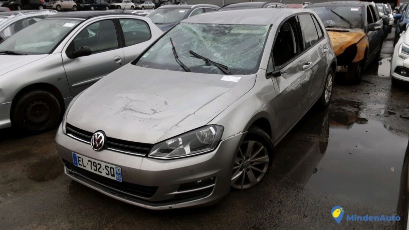 volkswagen-golf-vii-el-792-sq-big-3