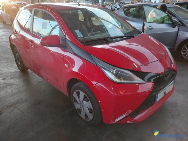 toyota-aygo-ii-10-vvt-i-69-x-play-essence-big-2