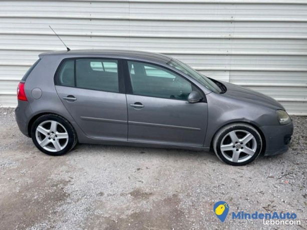 volkswagen-golf-19-tdi-105ch-gt-sport-5p-big-1