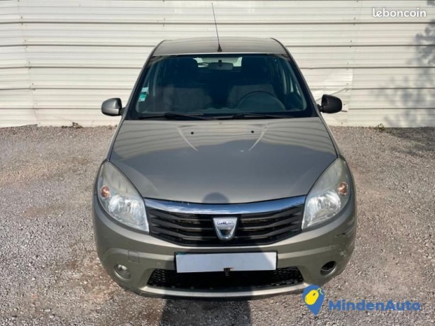 dacia-sandero-14-mpi-75ch-gpl-big-0