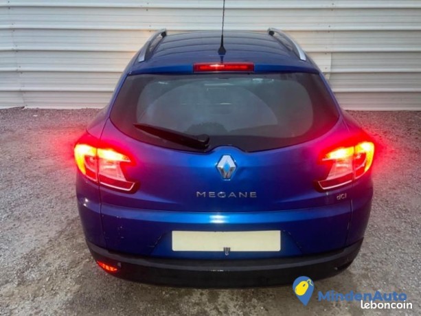 renault-megane-estate-15-dci-110ch-fap-authentique-eco2-big-1