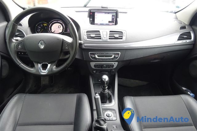 renault-megane-estate-15-dci-100-big-4